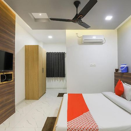 Oyo Kings Hotel Katunayaka Dış mekan fotoğraf