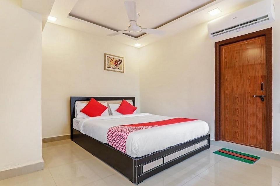 Oyo Kings Hotel Katunayaka Dış mekan fotoğraf