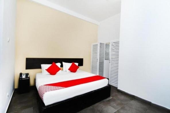 Oyo Kings Hotel Katunayaka Dış mekan fotoğraf
